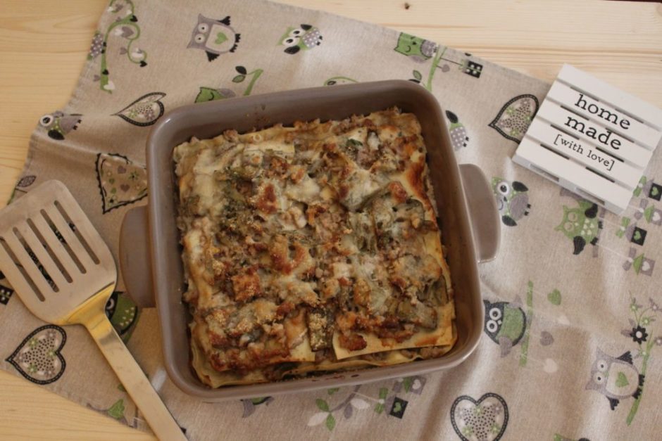 lasagne ai carciofi senza besciamella con ragù bianco