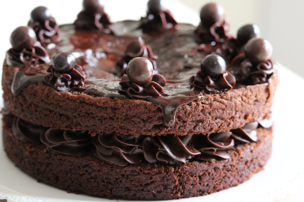 Torta al cioccolato fondente senza uova 