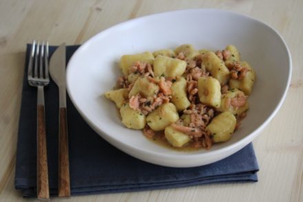 gnocchi al salmone e birra ambrata