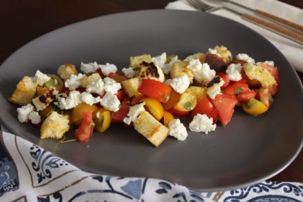 Insalata di pomodori misti e ricotta al forno