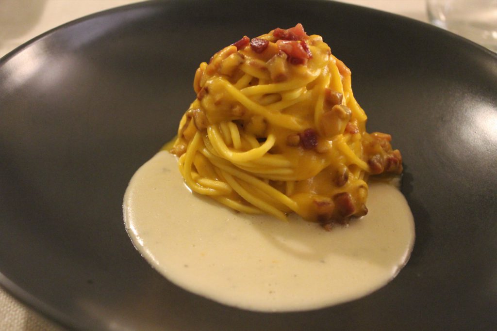 spaghetti alla chitarra con pesto di zucca al rosmarino