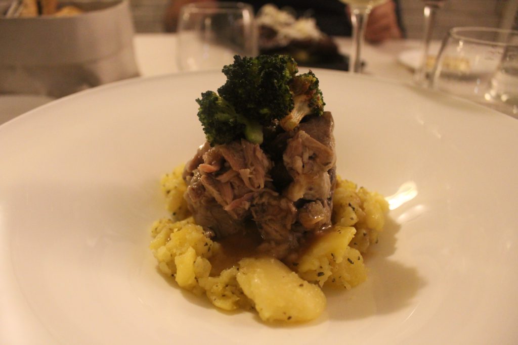 spalla di agnello disossata arrostita al mirto