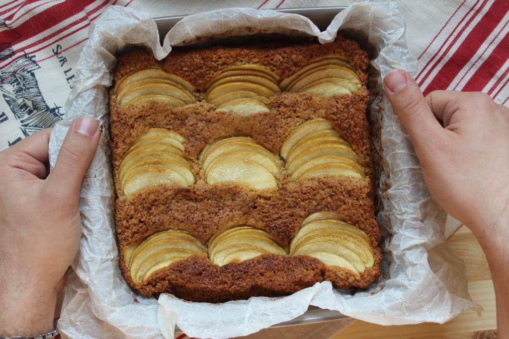 Torta di mele Fuji a quadrotti