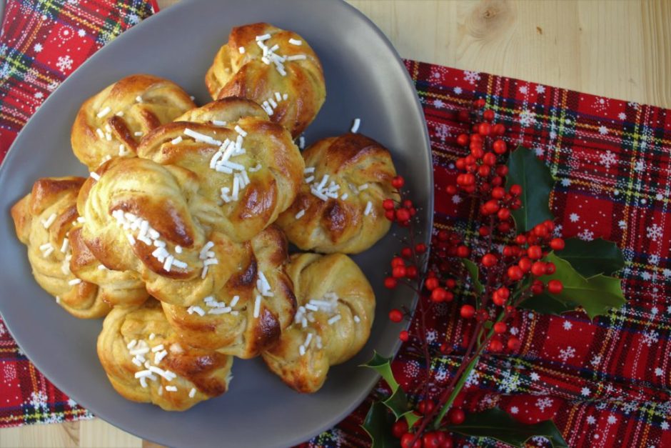 Dolci Natalizi Svedesi.Kanelbullar Svedesi Dolci Natalizi Alla Cannella E Mele Spignattando