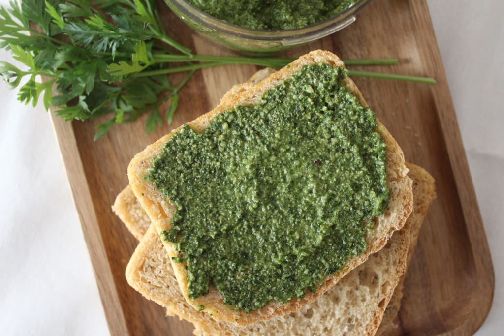 pesto di foglie di carote