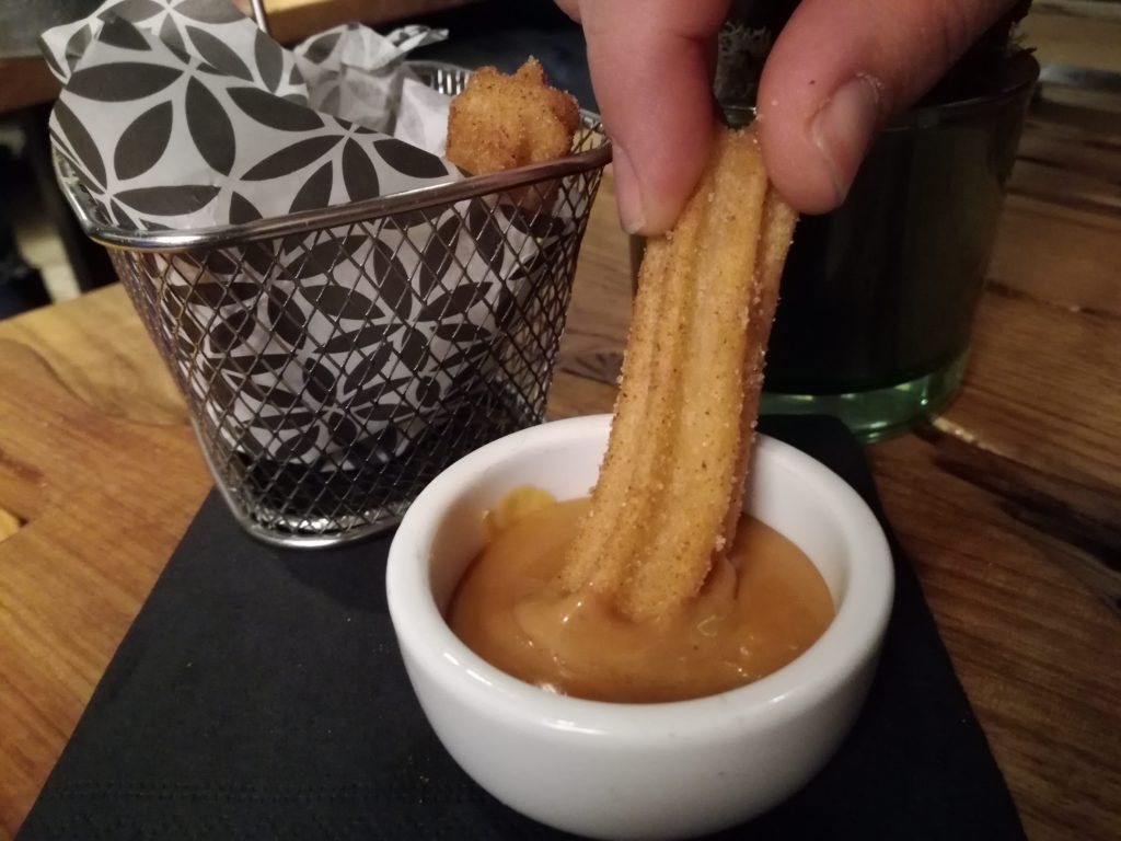 churros con dulce de leche