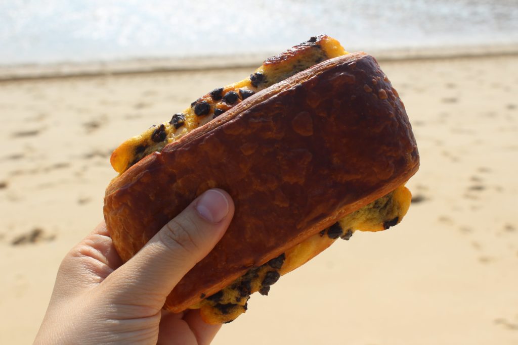 pain au chocolat con pepite di cioccolato