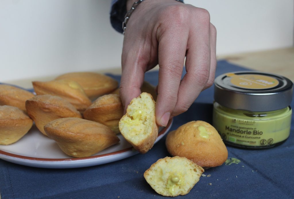 madeleine con crema di mandorle e limone