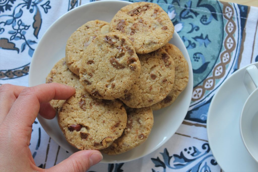 biscotti con nocciole