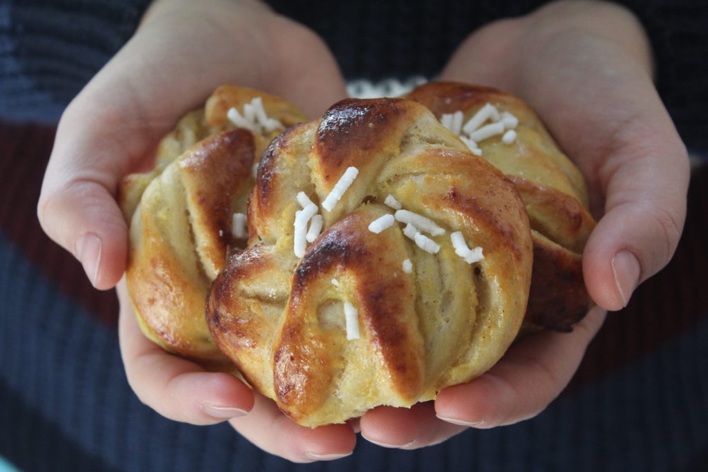 Dolci Natalizi Svedesi.Kanelbullar Svedesi Dolci Natalizi Alla Cannella E Mele Spignattando