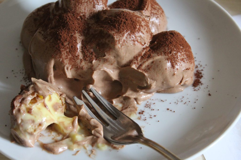 profiteroles con crema pasticcera