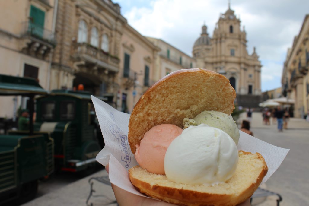 brioche con gelato a ragusa