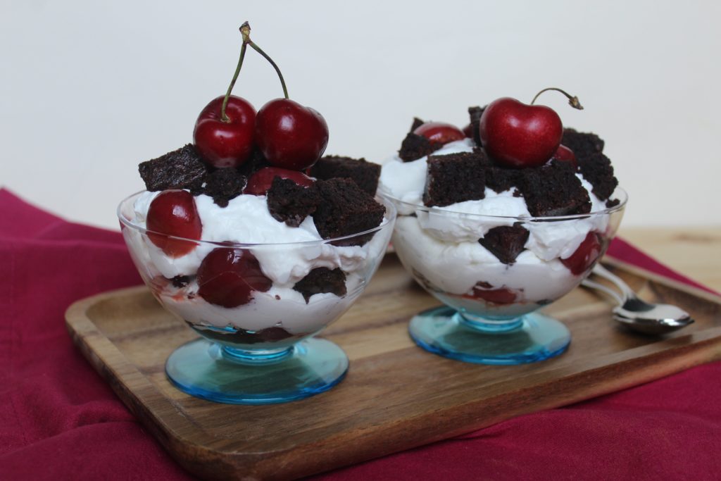 trifle alle ciliegie e brownies alle mandorle