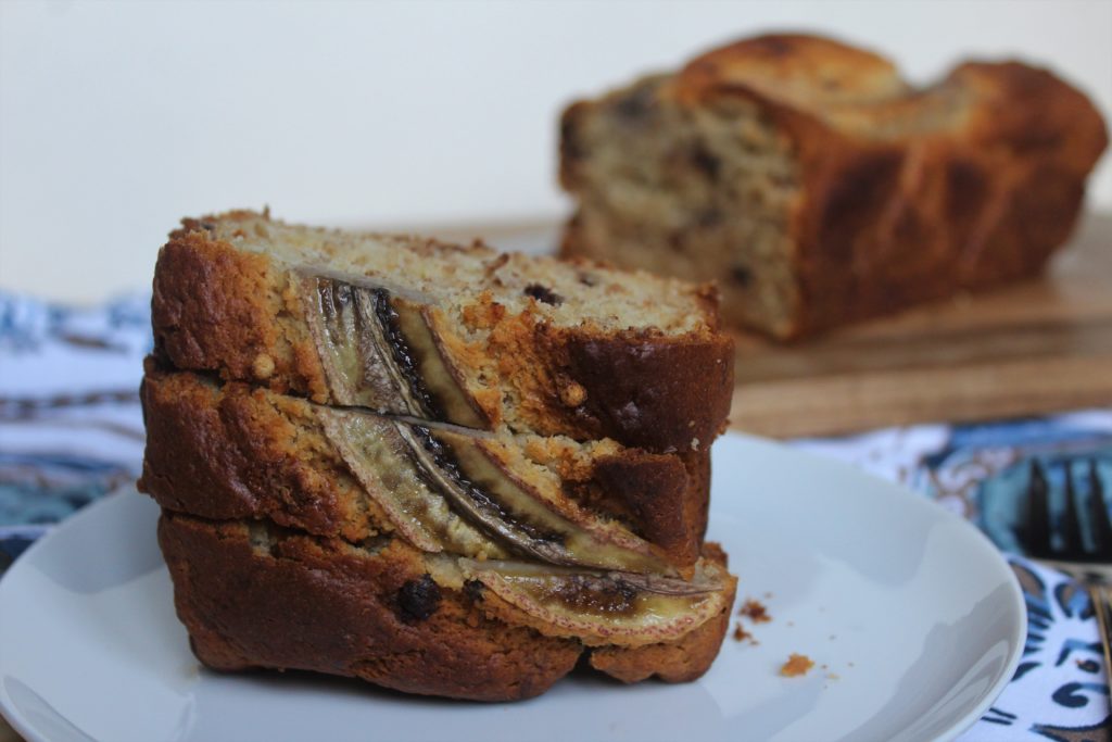 banana bread con yogurt e gocce di cioccolato