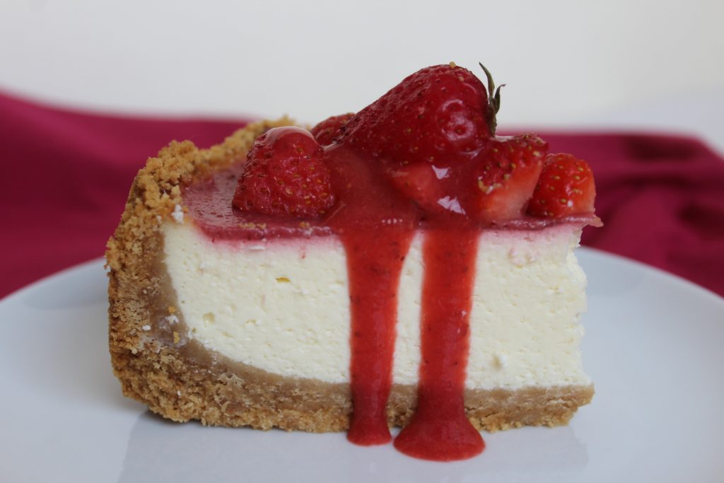 fetta di new york cheesecake alle fragole