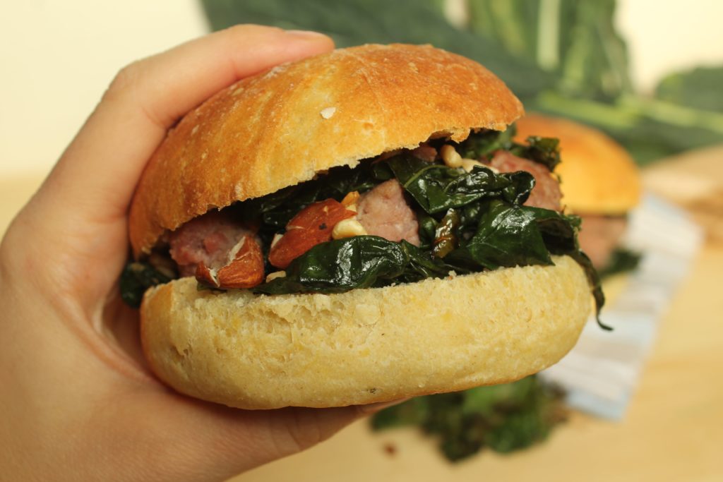 panino con salsiccia toscana e cavolo nero