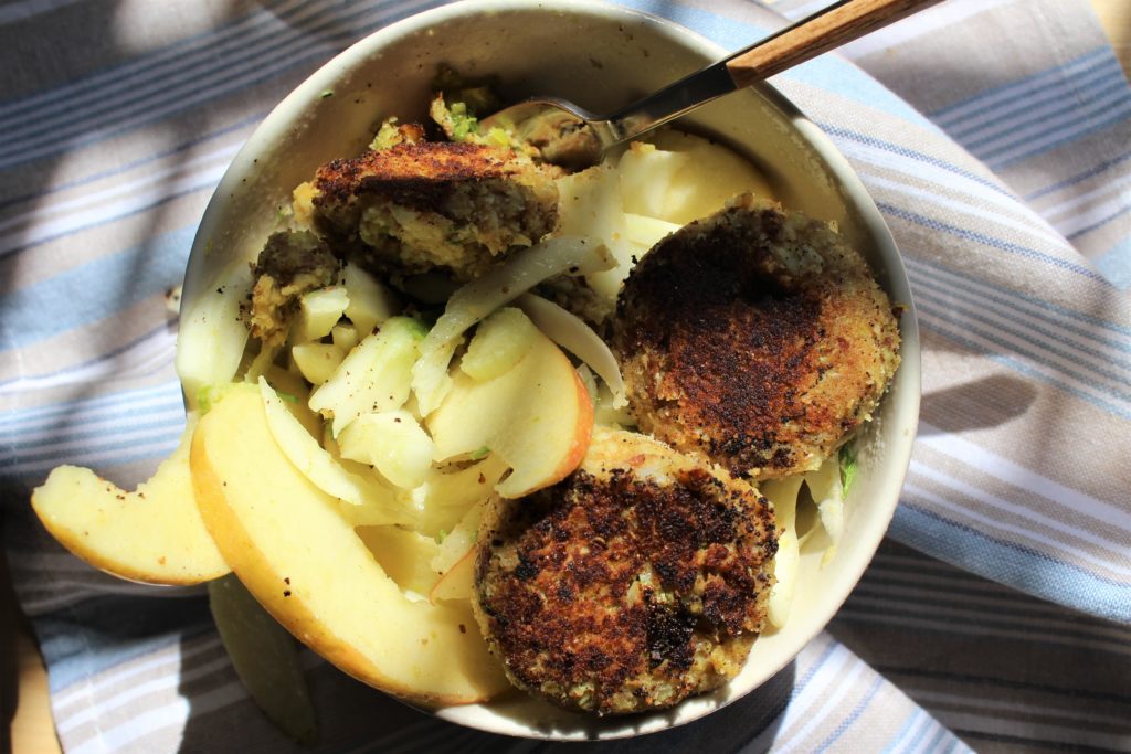 insalata di finocchi con polpette di cavolfiore