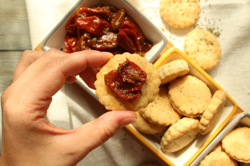 sablé salati con pomodorini confit