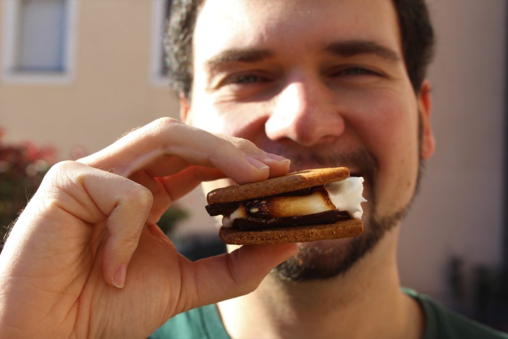 s'more con cioccolato e marshmallow