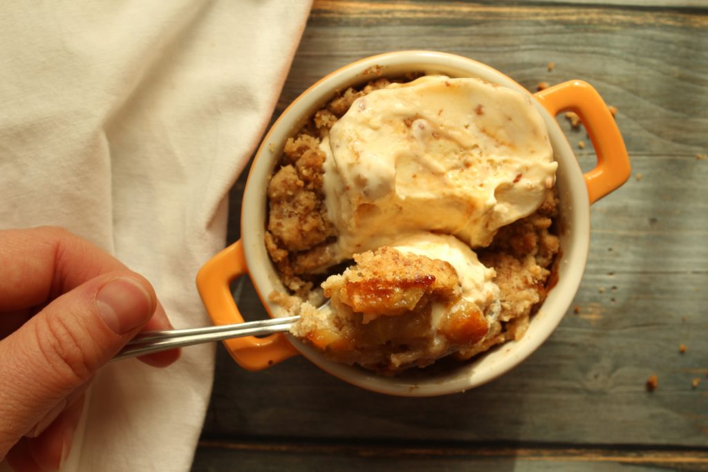 crumble mele e gelato 